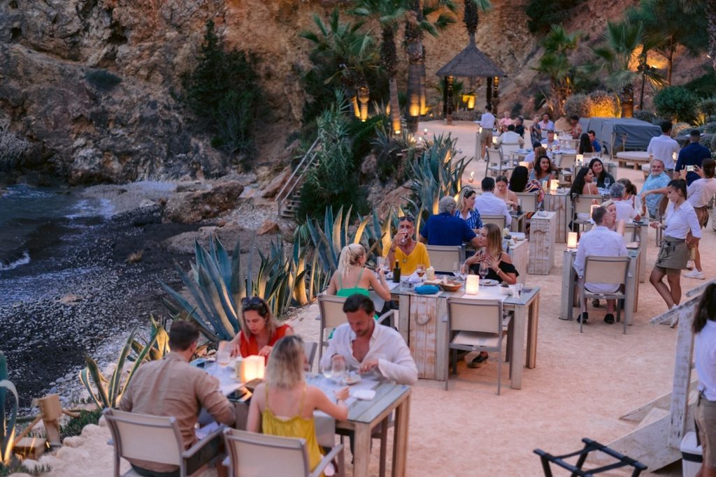 Ibiza restaurant dress code
